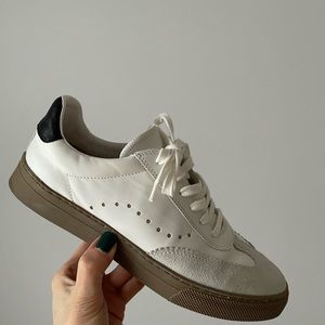 Massimo Dutti white leather sneakers sz 9